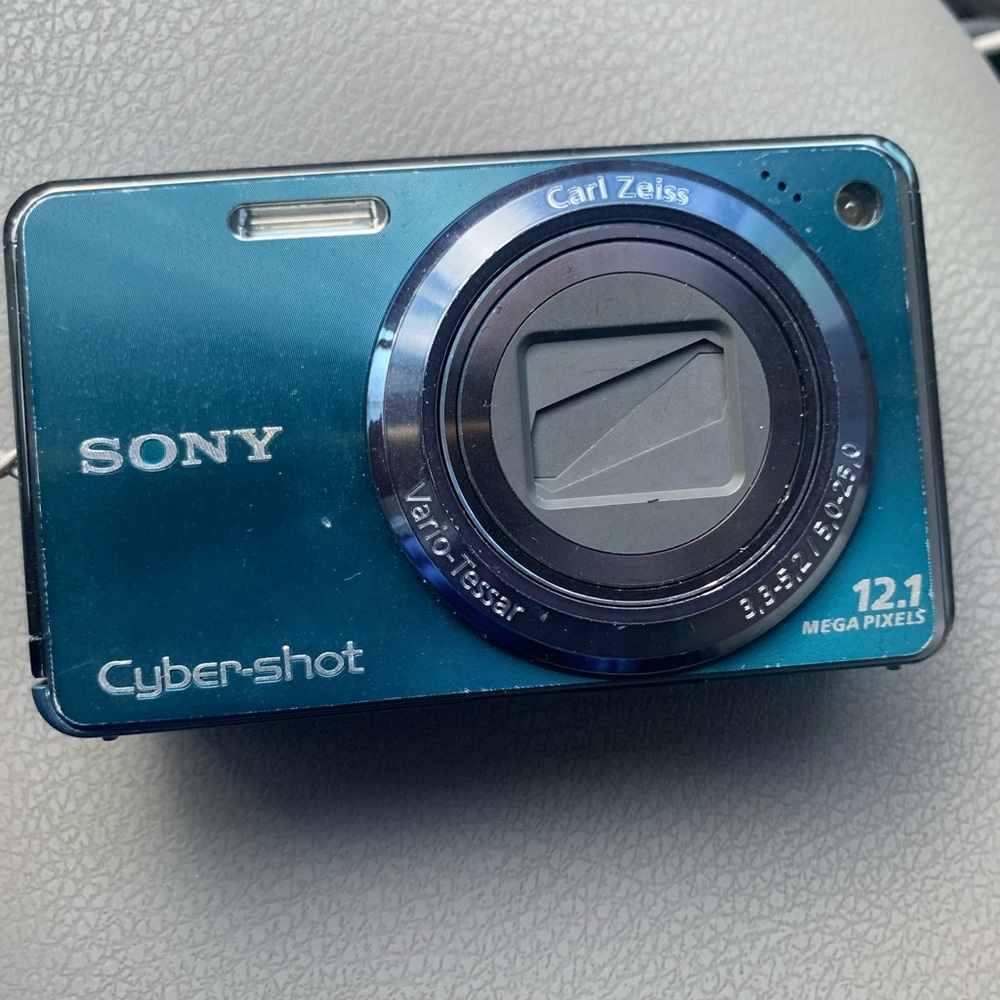Sony DSC-W290 Cyber Shot 12.1 MP Digital Camera - Carl Zeiss Blue.with case